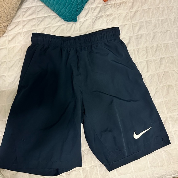 Nike Men’s Navy Shorts - Picture 1 of 3